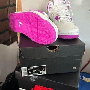Size 6 brand new Air Jordan 4 Retro Hyper Violet